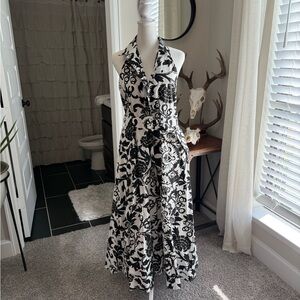 Entro Black and White Floral Maxi Dress